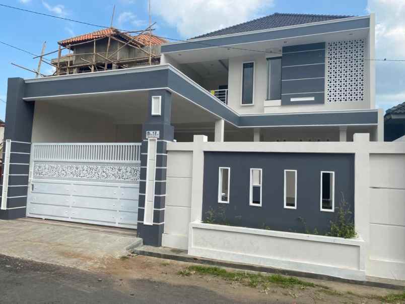 dijual rumah karangklesem