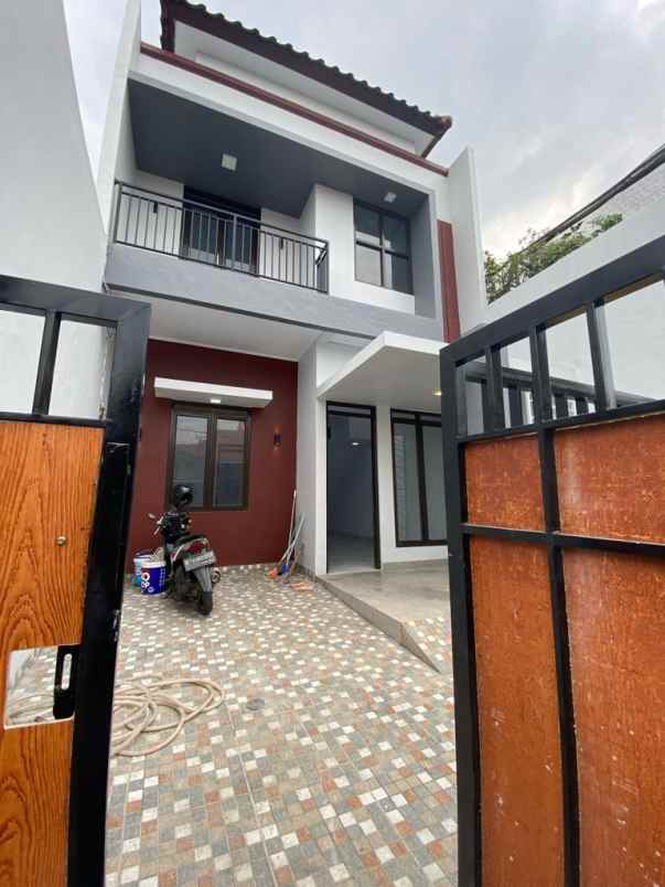 dijual rumah karangsatria