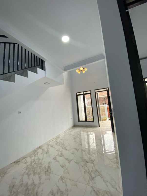 dijual rumah karangsatria