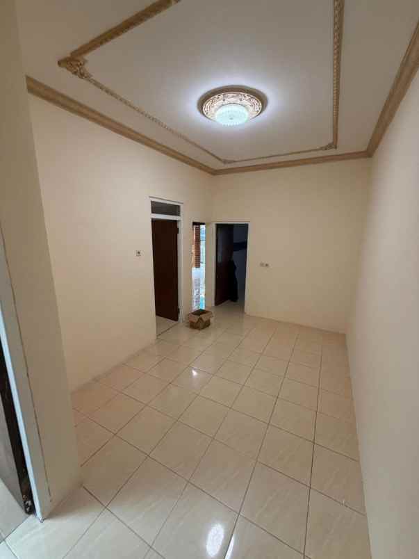 dijual rumah kedinding