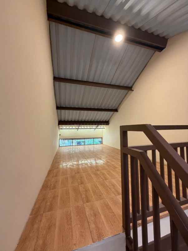 dijual rumah kedinding