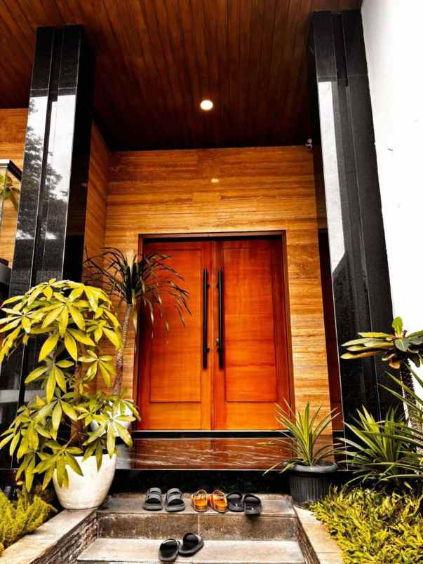 dijual rumah kelapa dua kebon jeruk