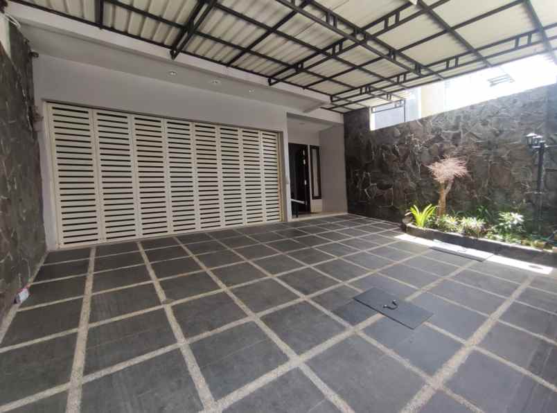 dijual rumah kelapa gading