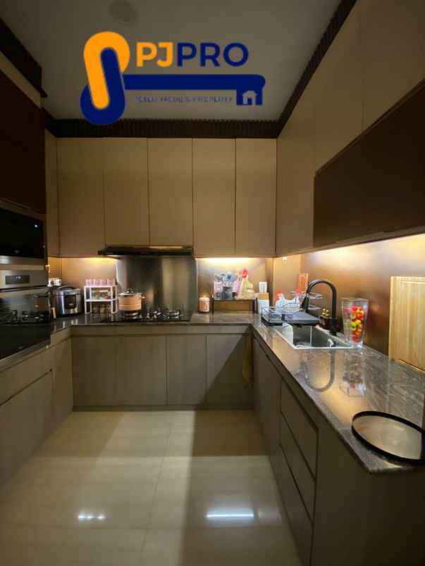 dijual rumah kelapa gading