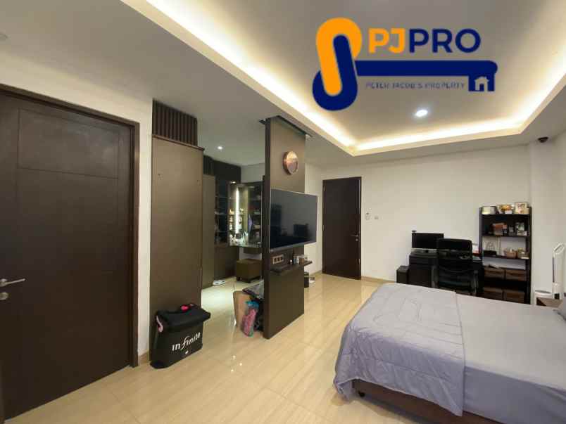 dijual rumah kelapa gading