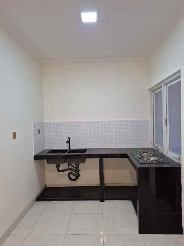 dijual rumah kelapa nias kelapa gading