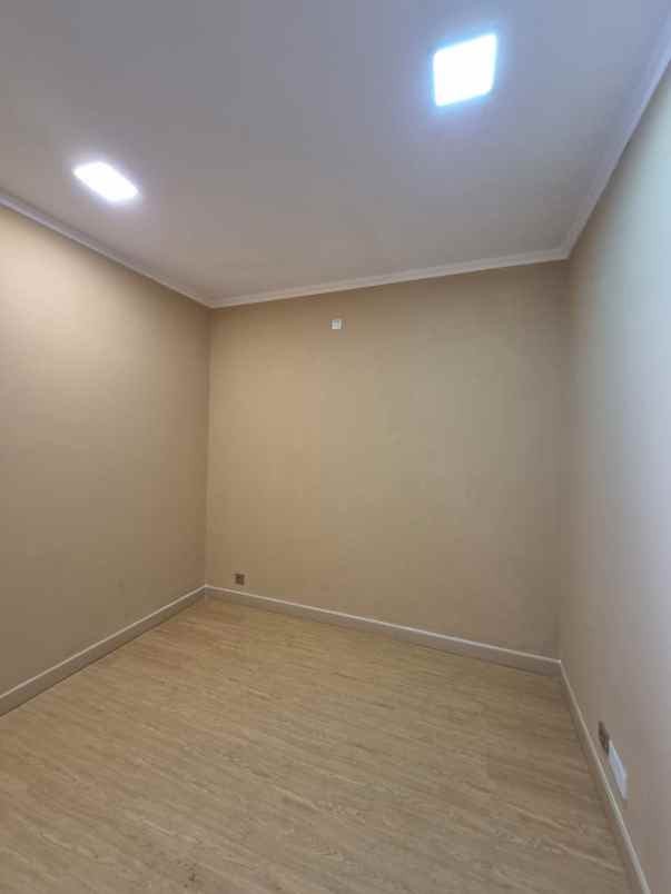 dijual rumah kelapa nias kelapa gading