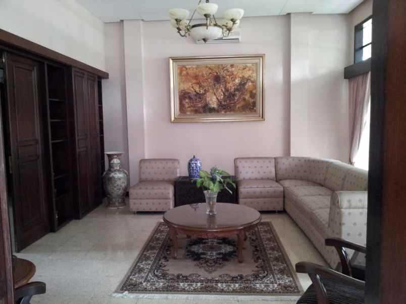 dijual rumah kemang raya