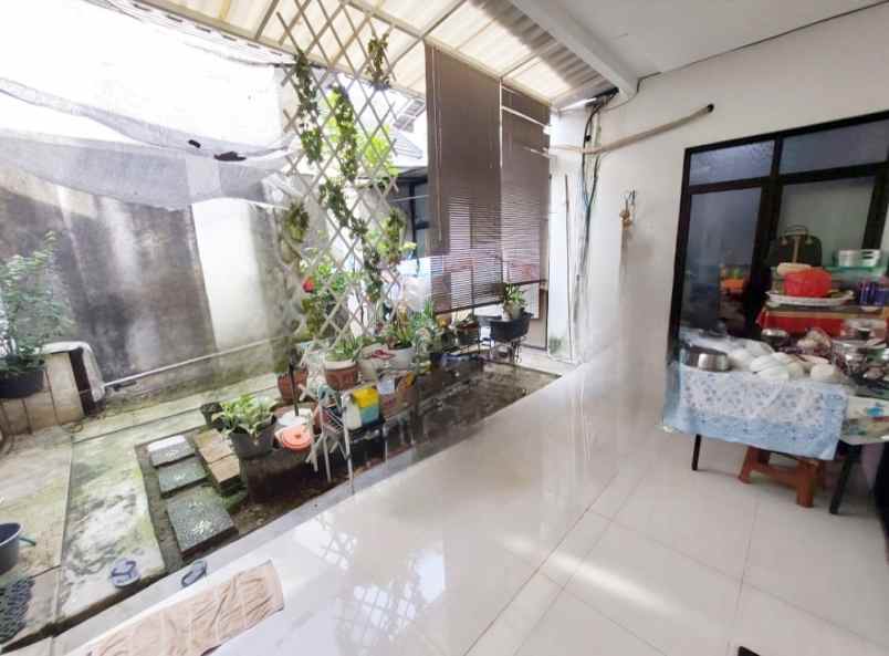 dijual rumah kencana loka bsd kel