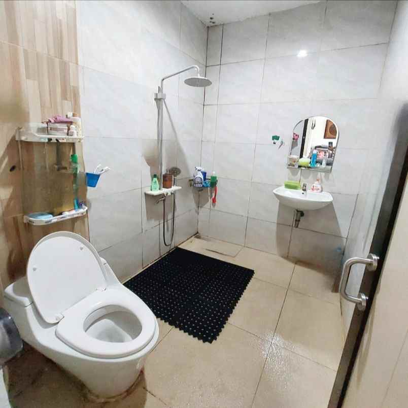 dijual rumah kencana loka bsd kel