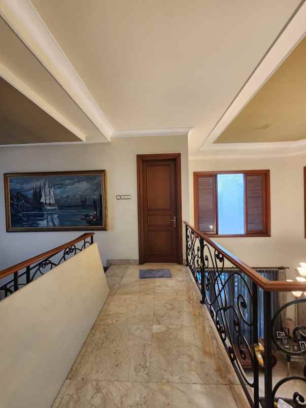 dijual rumah kolam renang pondok indah full furnished