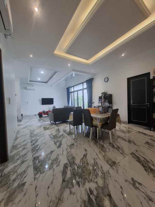 dijual rumah komplek ambarapura kodau