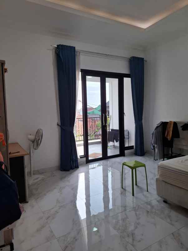 dijual rumah komplek ambarapura kodau