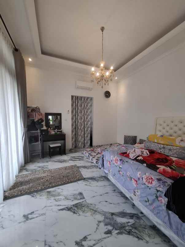 dijual rumah komplek ambarapura kodau