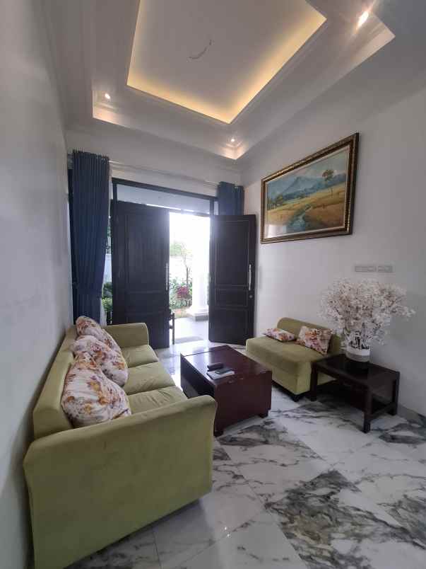 dijual rumah komplek ambarapura kodau