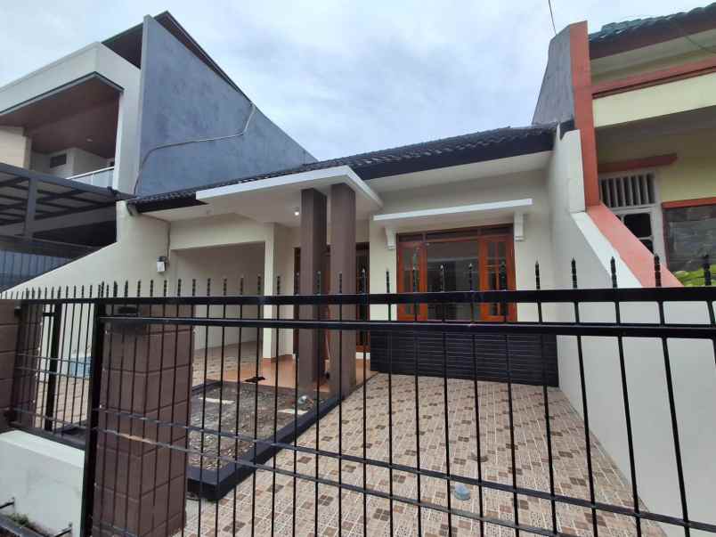 dijual rumah komplek bahagia permai