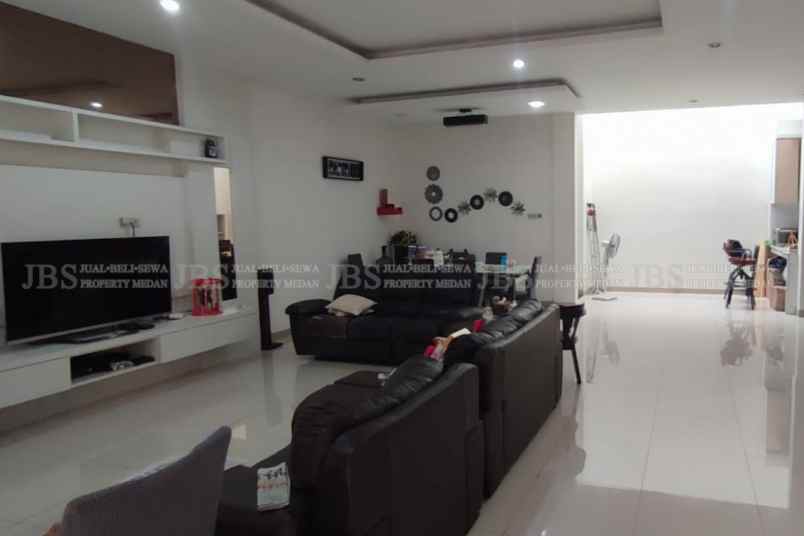 dijual rumah komplek graha sunggal