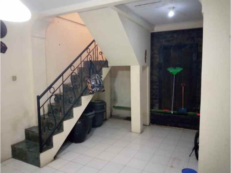 dijual rumah komplek pamulang estate