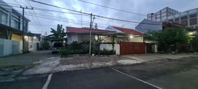 dijual rumah komplek perumahan