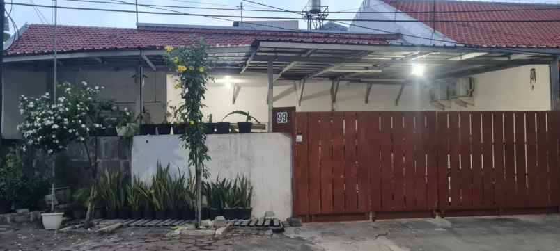 dijual rumah komplek perumahan