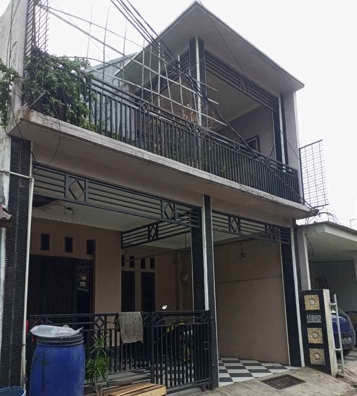 dijual rumah komplek perumahan taman