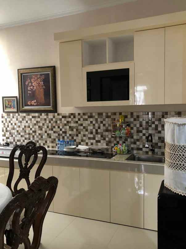 dijual rumah komplek pesona bali