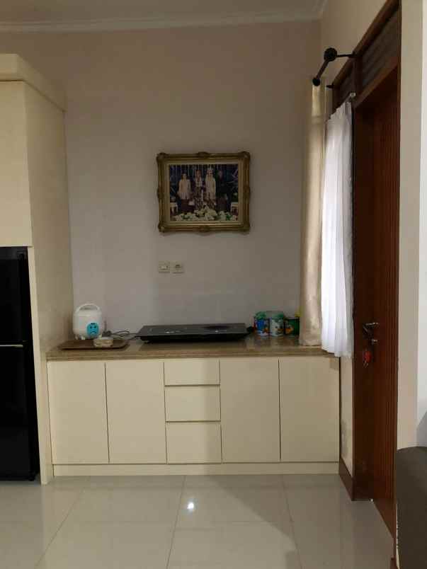 dijual rumah komplek pesona bali