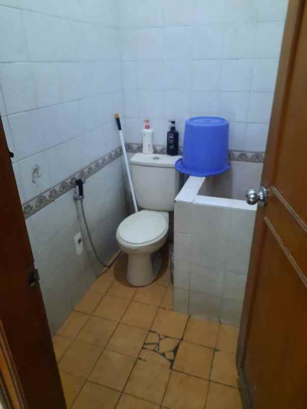 dijual rumah komplek pondok hijau