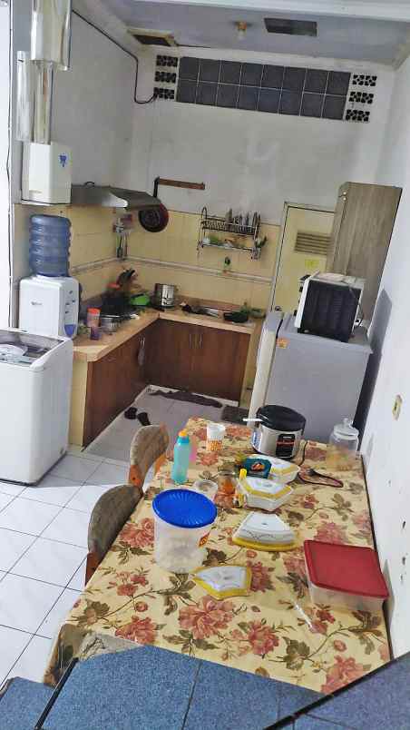 dijual rumah komplek puri cipageran