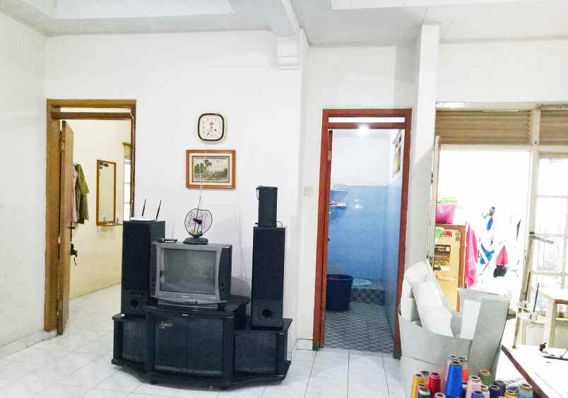 dijual rumah komplek puri cipageran