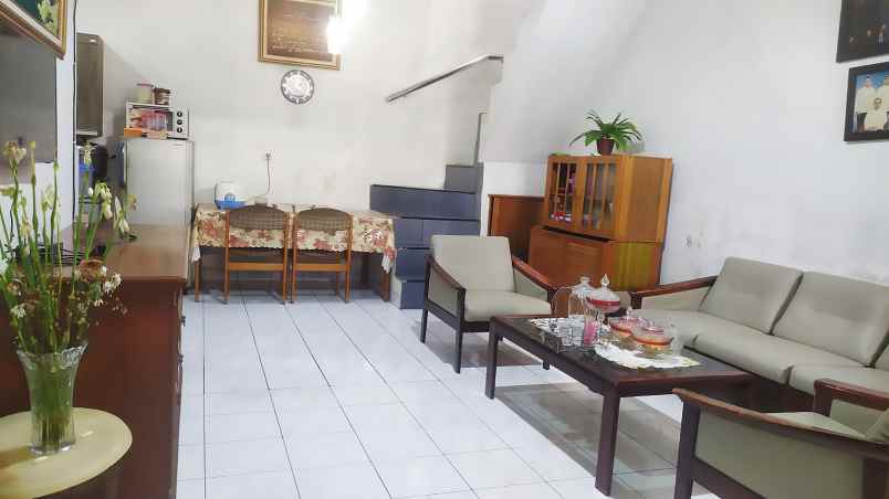 dijual rumah komplek puri cipageran