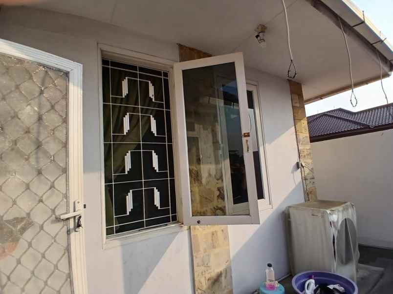 dijual rumah komplek tanjung barat