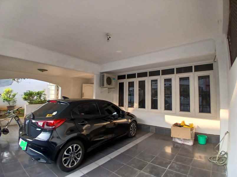 dijual rumah komplek tanjung barat