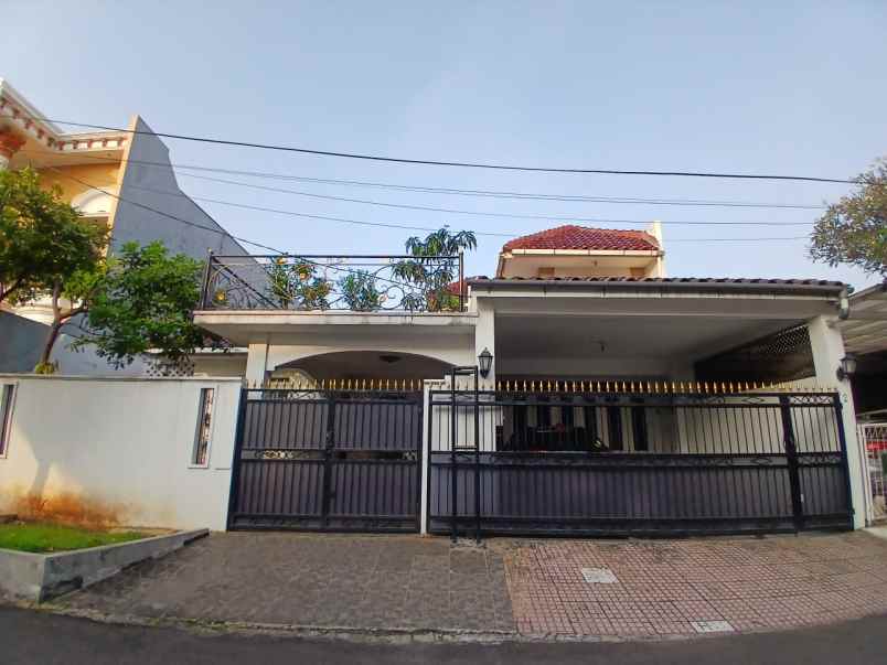 dijual rumah komplek tanjung barat