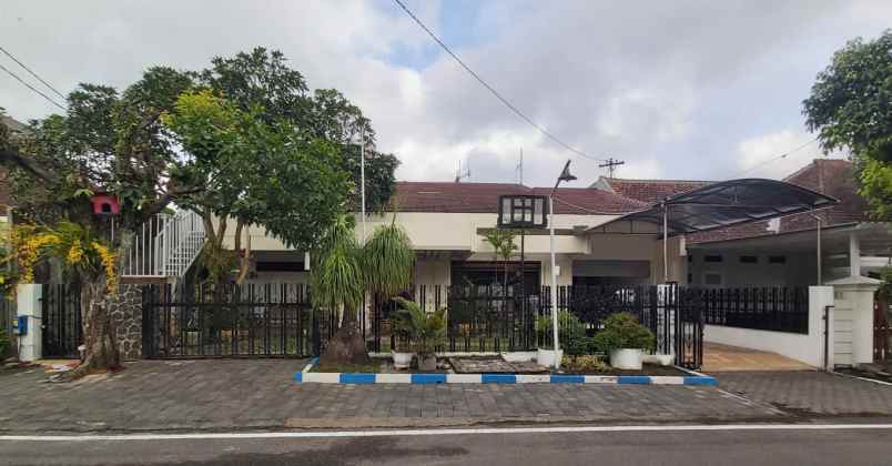 dijual rumah kos kota malang 2 lantai lokasi strategis