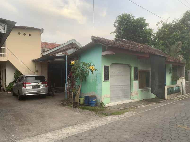 dijual rumah kost dekat kampus upn umy