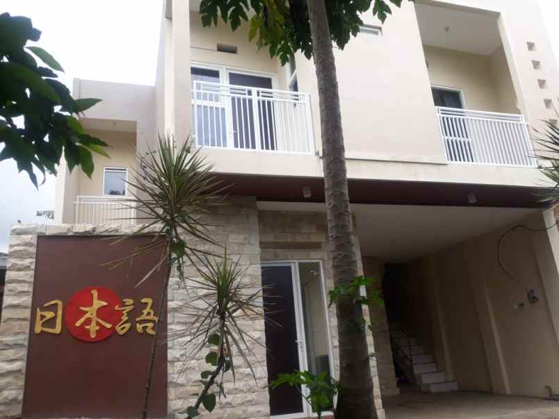 dijual rumah kota wisata batu