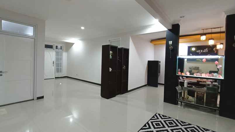 dijual rumah kota wisata cibubur