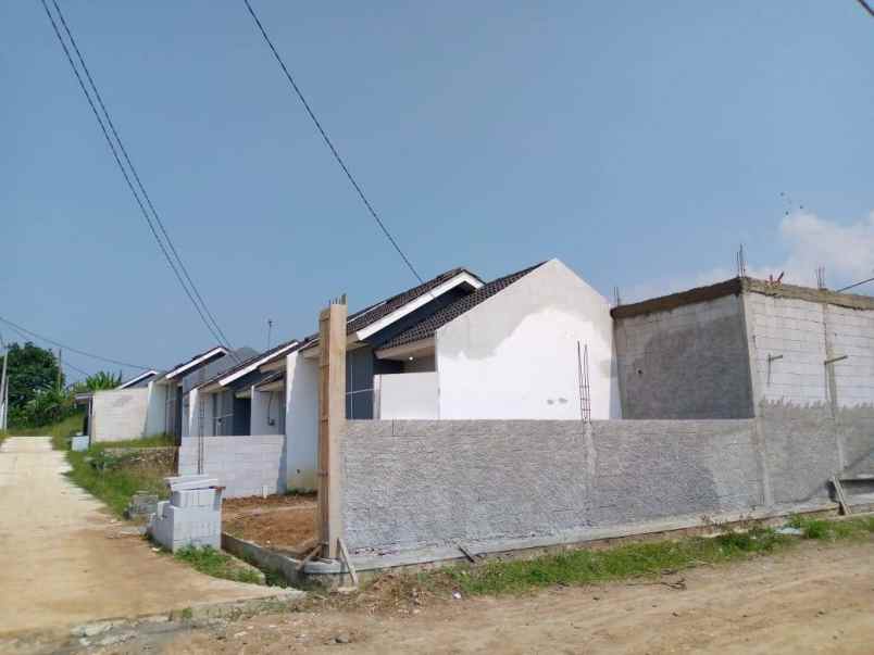 dijual rumah kp ciburuy rt 02desa