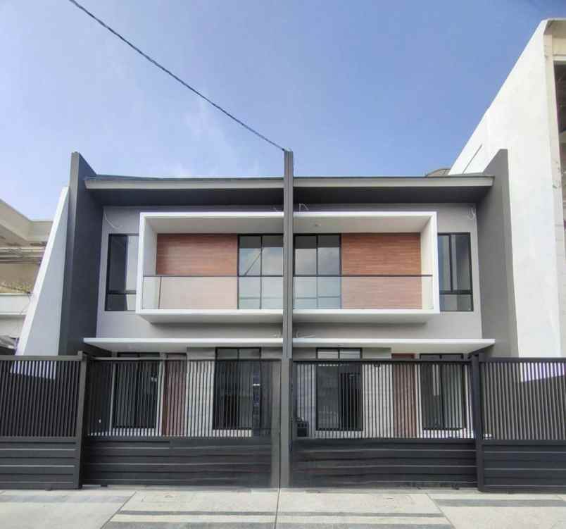 dijual rumah kutisari indah utara