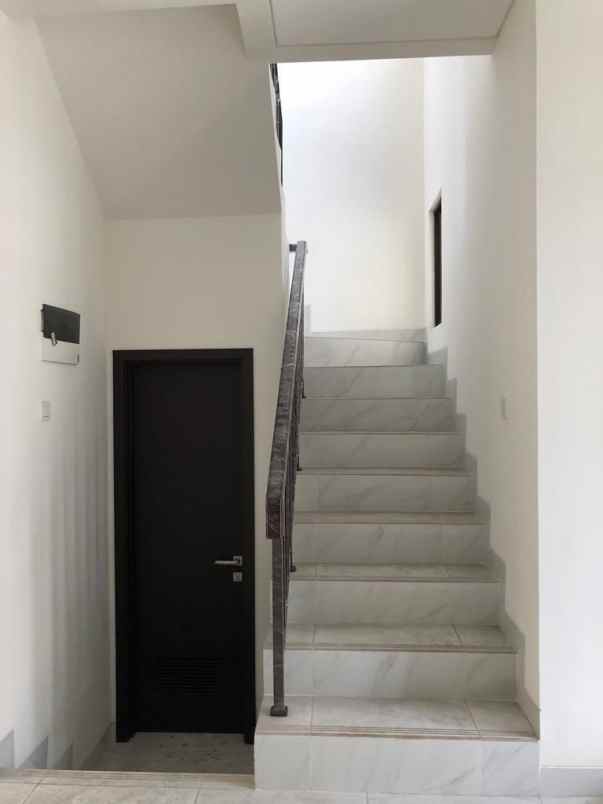 dijual rumah lavon swan city tangerang