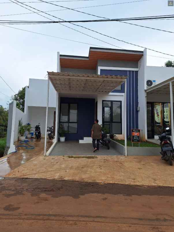 dijual rumah lokasi dekat sawangan