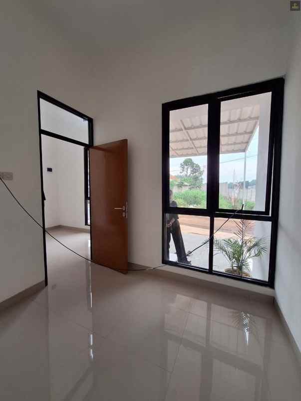 dijual rumah lokasi dekat sawangan