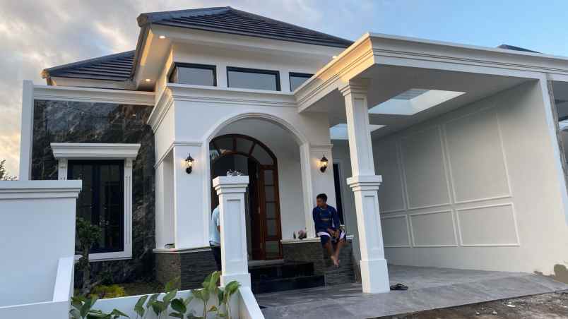 dijual rumah losari sukoharjo ngaglik