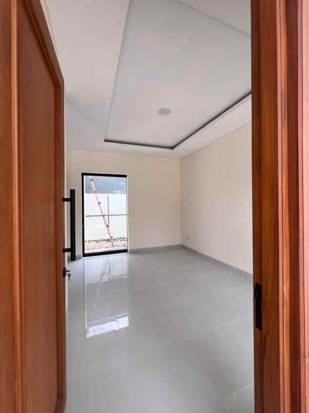 dijual rumah malangrejo