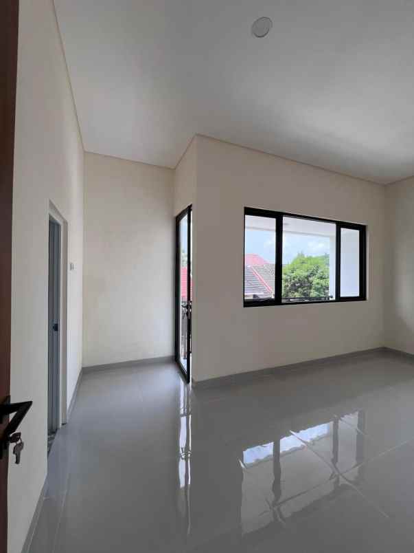 dijual rumah malangrejo