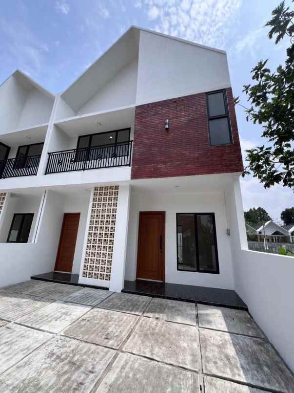 dijual rumah malangrejo