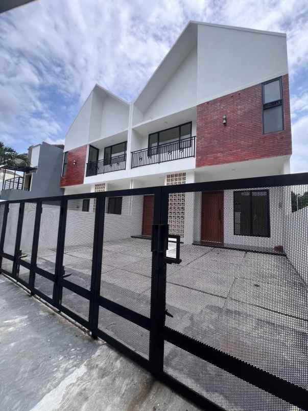 dijual rumah malangrejo