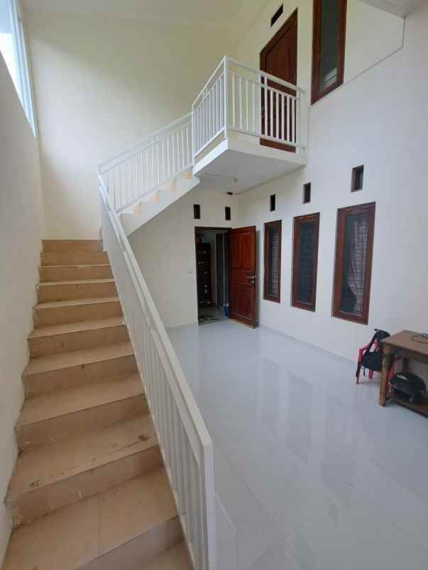 dijual rumah malangrejo