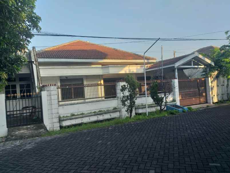 dijual rumah manyar jaya